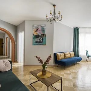 gama-great-locationspacious120m-apartment-2-10-people.warsawhotelspoland.com/